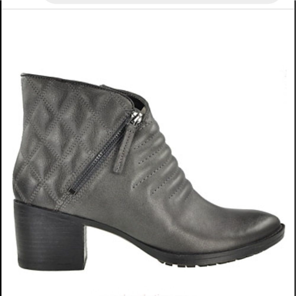 EUC Clarks Movie retro booties grey sz 7.5